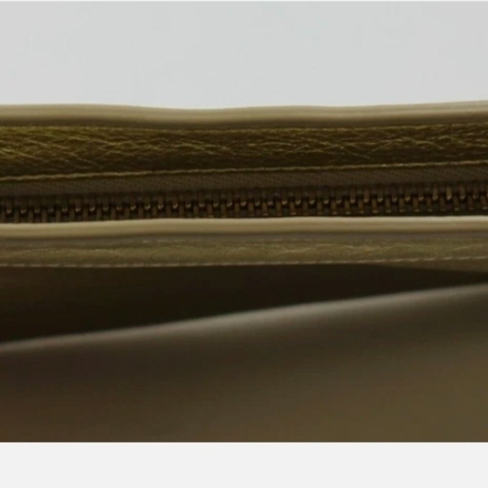 KATE SPADE Metallic Gold Soft Leather Zipper Cosmetic Case - Picture 4 of 13
